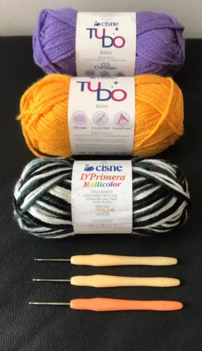 Linhas para tricô/crochê e agulhas para crochê