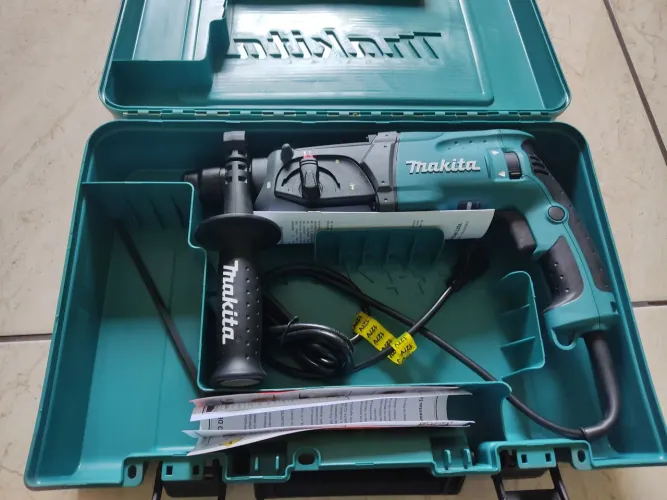 Martelete Combinado 800W, 127V com Maleta Makita Novo