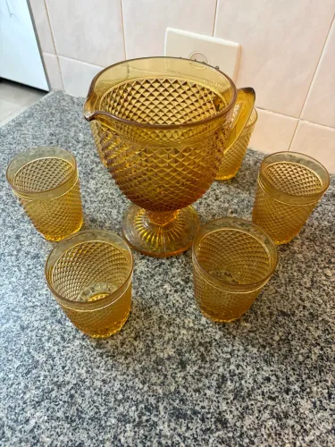Conjunto Jarra e copos âmbar bico de jaca