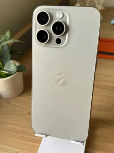 iPhone 15 Pro Max 256GB muito novo desbloqueado