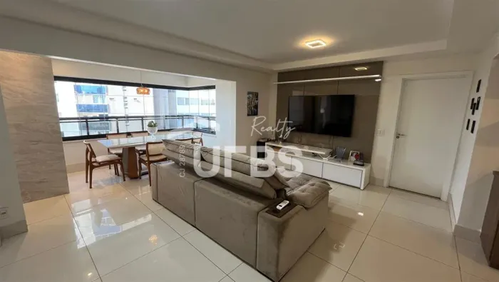 Apartamento de 105 m² com 3 Suítes, Varanda com Cortina de Vidro e Adega Privativa