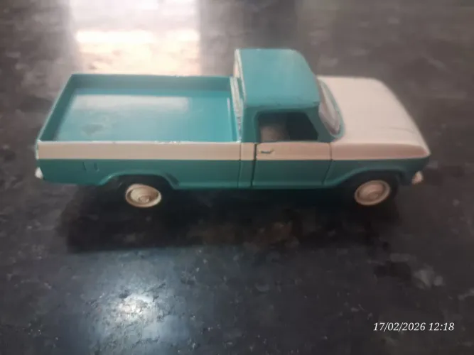 Miniatura Chevrolet c15 1:42 12cm