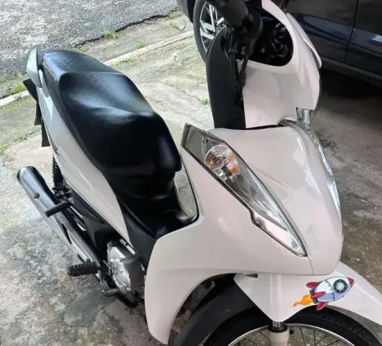 Vendo Moto Biz bem conservada