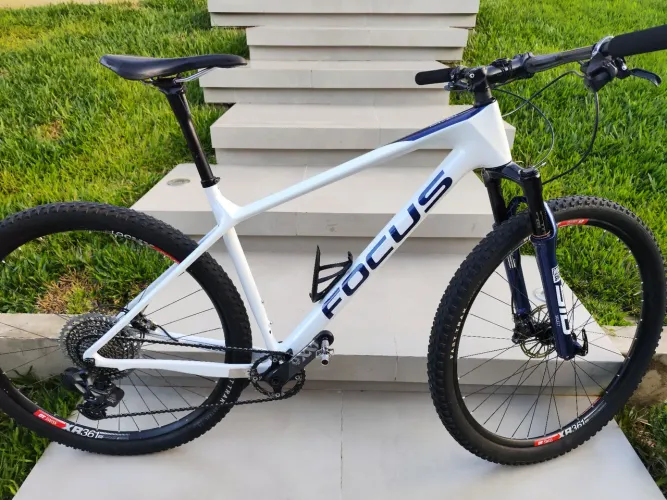 Bicicleta Focus Raven