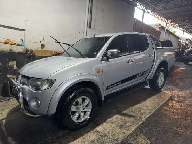 Mitsubishi L200 Triton HPE 3.2 CD TB Int.diesel AUT 2010