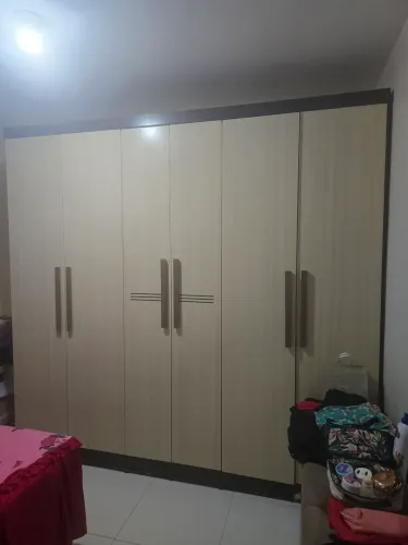 Guarda roupas 6 portas
