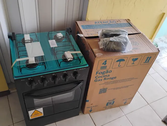 Fogão 4 bocas mesa de inox 470,00