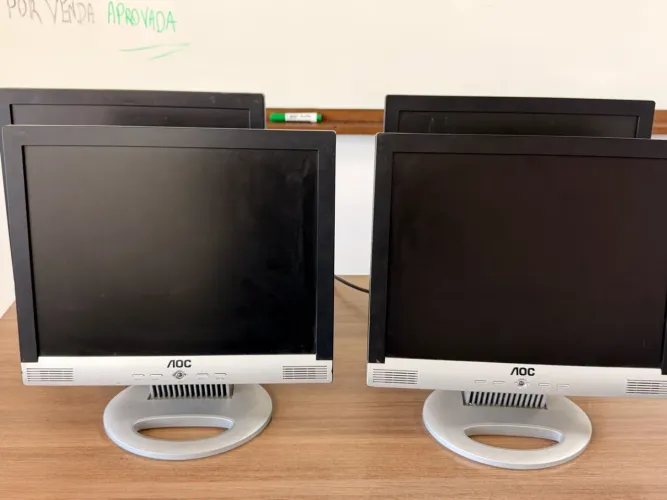 Vendo monitor 15 polegadas