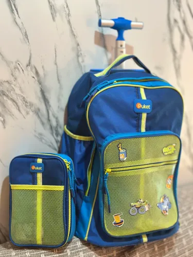 Mochila escolar Puket com rodinhas + estojo