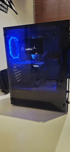 Computador Pichau Gamer, Ryzen 5 3500X, com teclado Gamer e suporte de chão 