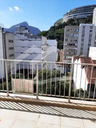 Excelente apartamento com varanda