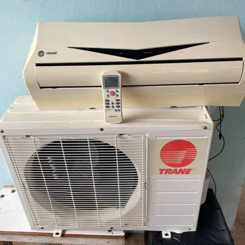 Ar condicionado 9000 BTUs 220v Trane