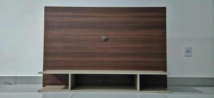 Painel para TV suspenso