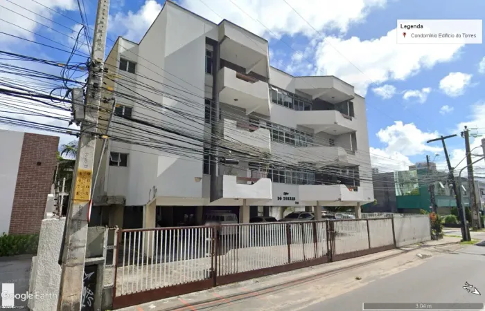 Edifício com 1600 m2, 23 vagas de garagem, 03 andares e Escritório lateral.