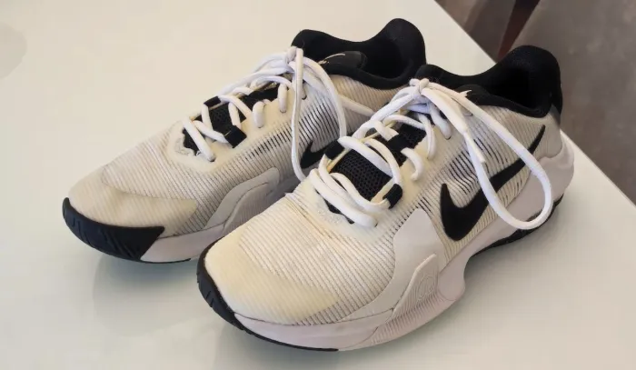 Tênis de basquete Nike Air Max Impact 4 branco e preto