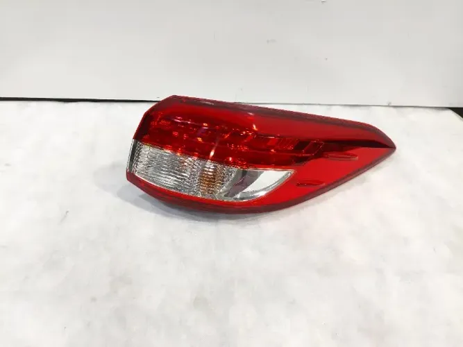 Lanterna direita Yaris sedan 2020 2021 2022 a 2024 LED original