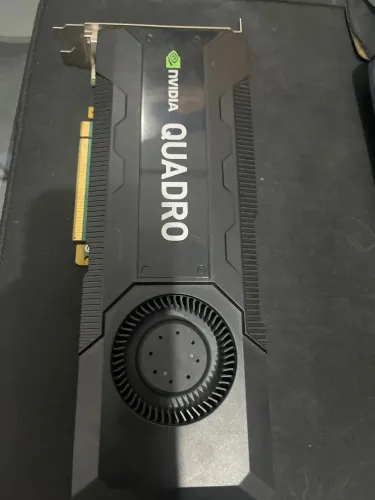 Título: Placa de Vídeo Profissional NVIDIA Quadro (Ideal para Engenharia, CAD e Edição)