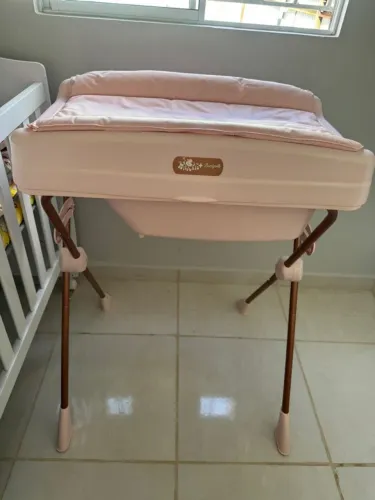 Banheira e trocador para bebê 