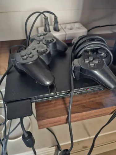 PS2 com 2 controles originais