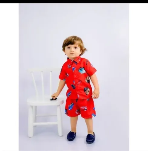 Lindo conjunto infantil "Carros"