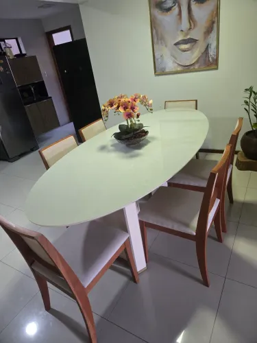 Vendo Mesa Oval com cadeiras em palha e linho