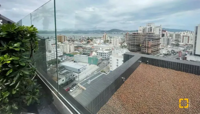 Vendo Sala Comercial no Edifício Black bairro Estreito em Florianópolis