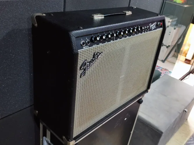 Amplificador fender frontman 212r 100w rms 2x12 funcionando perfeitamente excelente estado