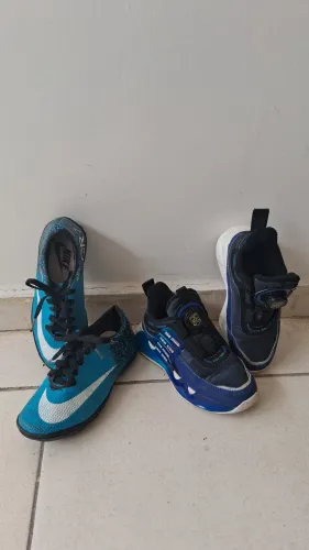 Sapatos infantis a venda, pouco usado, n°27. 50 reais cada par.