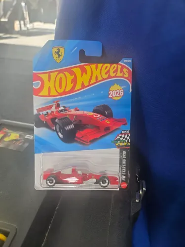 Hot Wheels F1 Ferrari F2004 Vermelho Michael Schumacher 26m