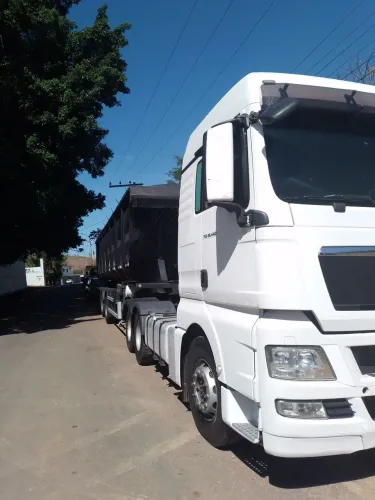 Caminhão man tgx 28440