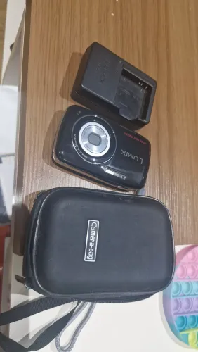 Câmera Lumix antiga perfeita