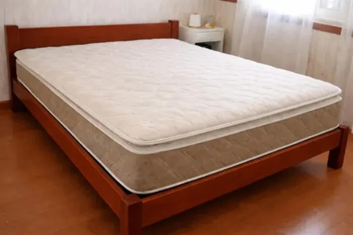 Cama King de Angelim com colchão 