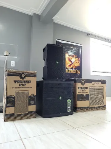 Mackie Sub 18" /1400 //Médio 12" 1400w ATIVOS