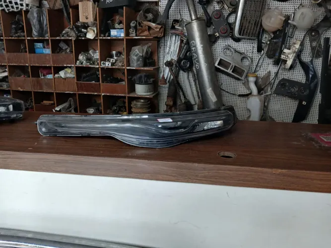 Farol da FIAT TORO