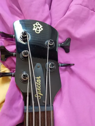 Baixo 5 cordas Ativo Spector Legend Classic