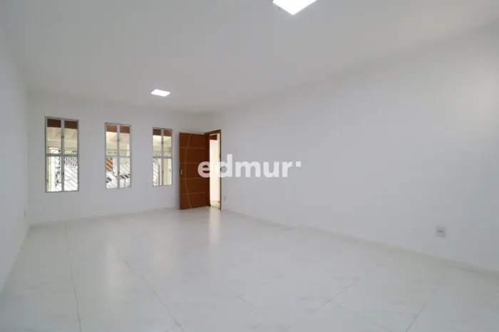 CASA para ALUGUEL com 121m² no bairro Vila São Pedro com 2 quartos e 2 vagas. Santo André,
