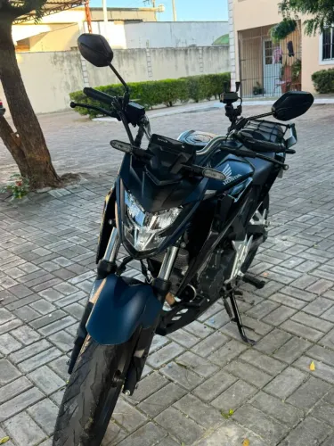 CB300F 2025 Azul 6.000KM