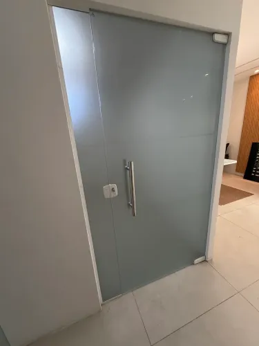 VENDO PORTA DE VIDRO