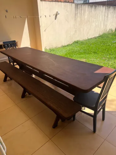 Mesa de Madeira Angelim 2,80m + 2 Bancos + 2 Cadeiras