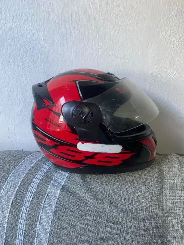 Capacete
