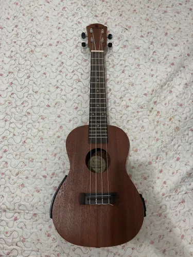 Ukulele Harmonics Concert UK20-NF Eletroacústico + Capa