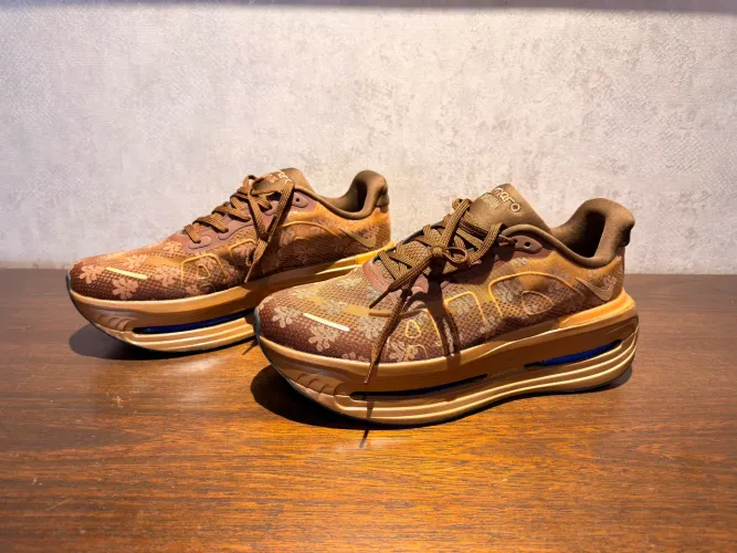 Tênis Nike Vomero Premium novo tamanho 44
