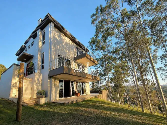 Belíssima casa à venda, 311 m² de área construída 1.010 m² de terreno por R$ 1.800.000 - A
