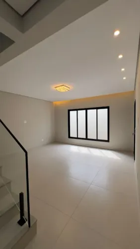 Casa novinha a venda no Treviso