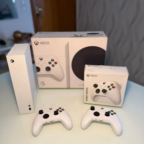 XBOX SERIES S + 2 CONTROLES