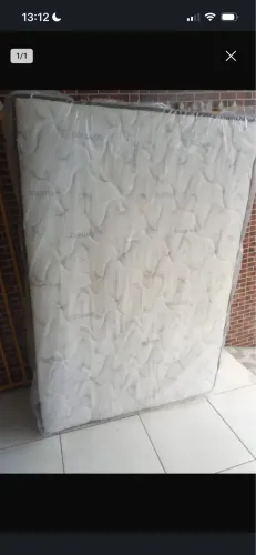 Cama de casal apenas 440,00