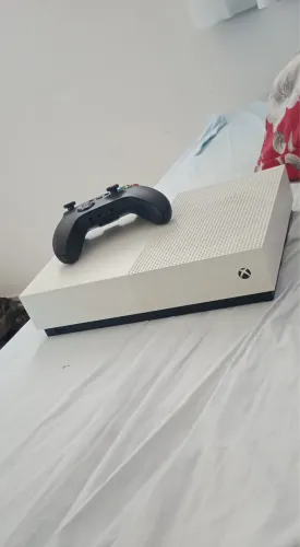 Vendo Xbox One S