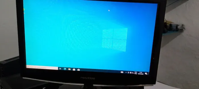 Monitor Positivo 19