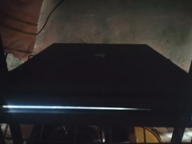 Vendo ps4 pro semi novo
