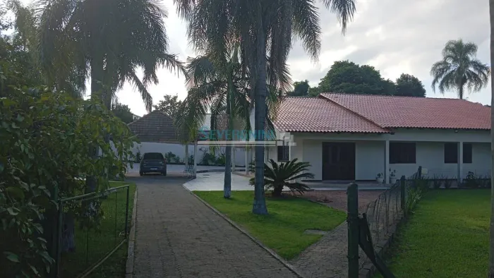 Casa com 5 dormitórios à venda, 310 m² por R$ 1.490.000,00 - Sítio Túnel Verde - Cachoeiri